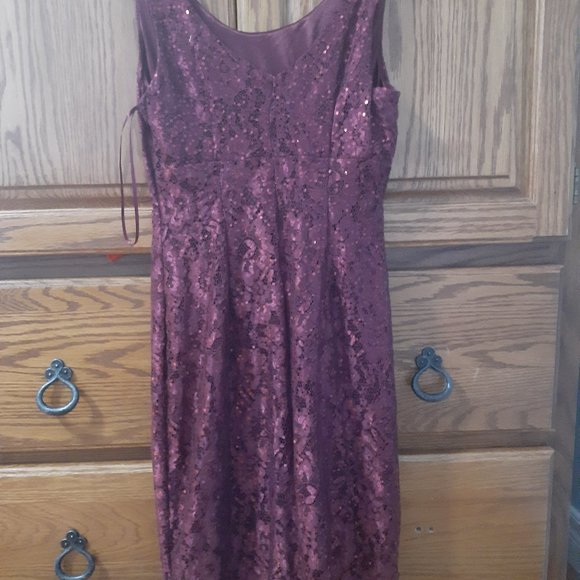 Dress - Picture 3 of 6